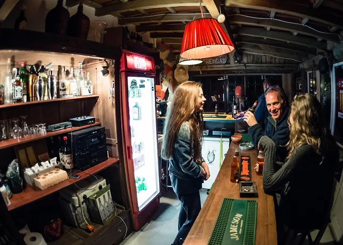 Albergue Da Silva Surfcamp